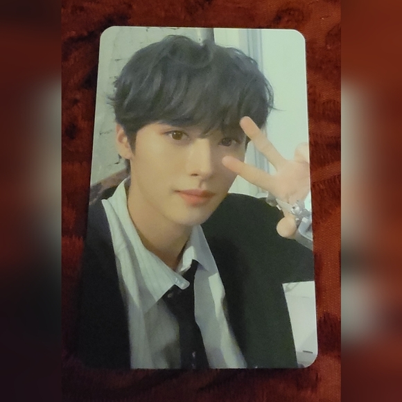 Official Lee Know Nacific x Stray Kids Photocard - Picture 1 of 2